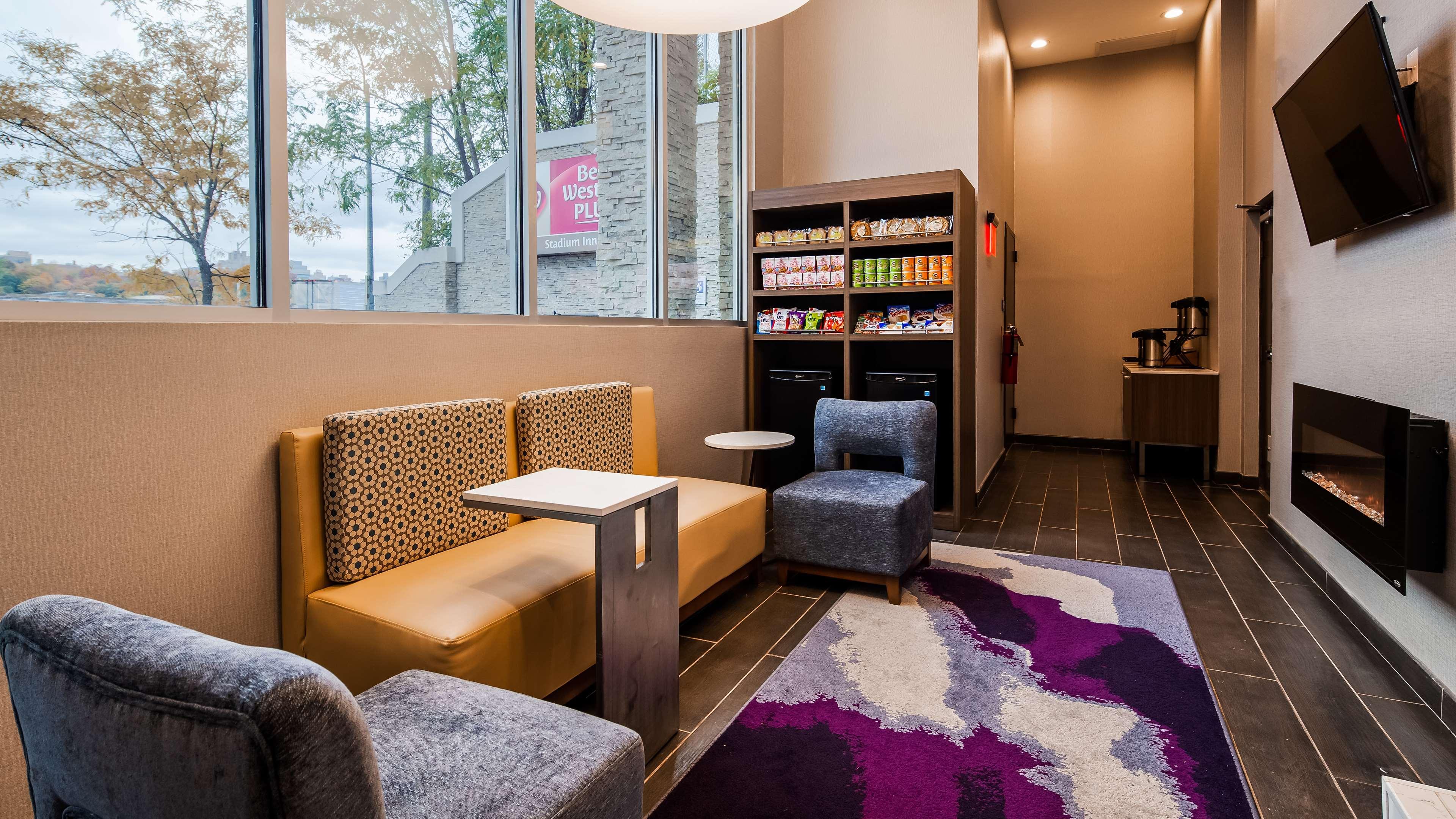 Best Western Plus Stadium Inn New York Exterior foto